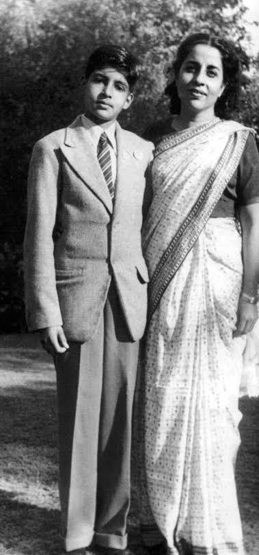2. अमिताभ बच्चन की मां का क्या नाम है? ,[object Object]