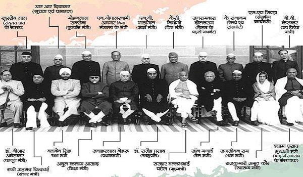 ये दुर्लभ तस्वीरें तब ली गयीं थी, जब बन रहा था भारत का संविधान