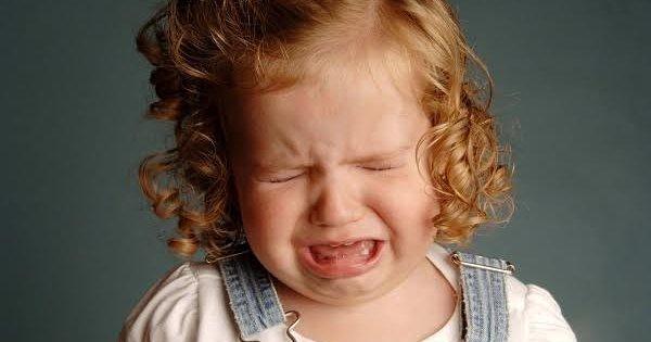 साइंस कहती है कि अगर आपको देख कर बच्चा रोने लगे, तो यार ये आपकी शक्ल की गलती है