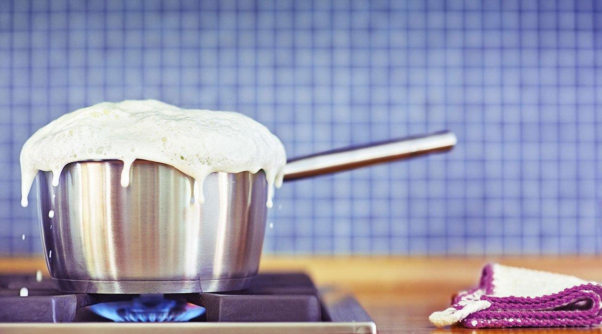 कितना ही बचा लो पर दूध गर्म होते-होते बर्तन से बाहर आ ही जाता है, पर क्यों?