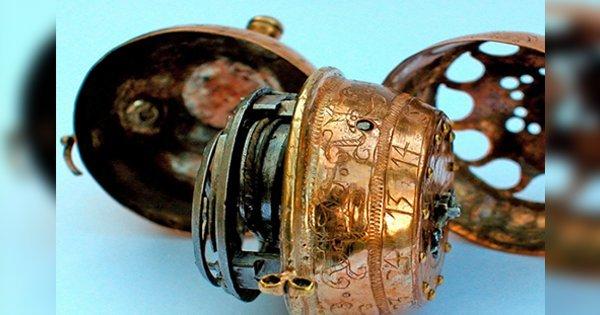 देखिए दुनिया की सबसे पहली घड़ी, जिसे देख कर वक़्त थम सा जायेगा