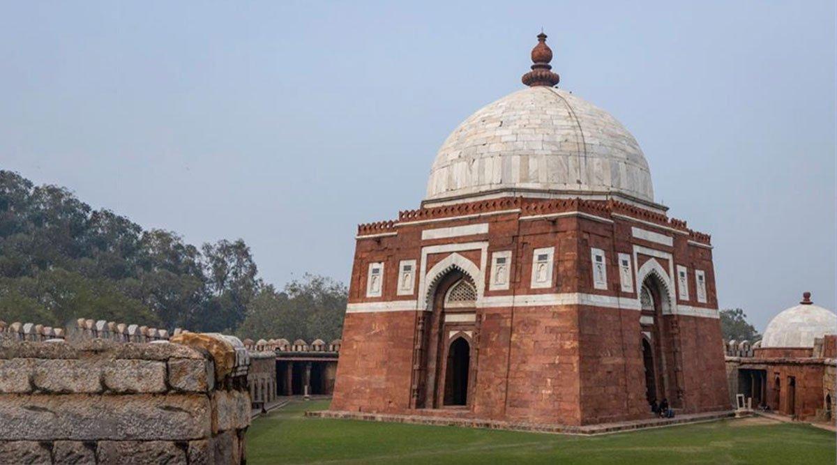 तुग़लक़ वंश का वो शासक, जिसने जीते जी ख़ुद के लिए संगमरमर के पत्थर का ख़ूबसूरत मक़बरा बनवाया था