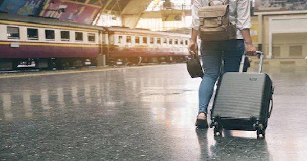 आत्मनिर्भर होने के साथ-साथ ज़िम्मेदारियों का एहसास भी करा देता है दूसरे शहर में जाकर पढ़ाई करना