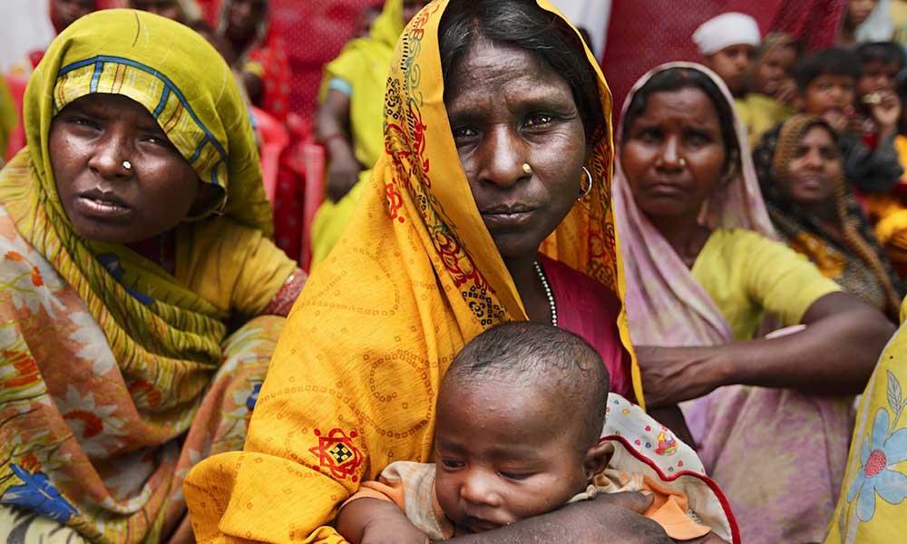 घर में काम करने वालों के लिए अलग बर्तन क्यों, आज भी ये 100 साल पुरानी सोच सही है क्या?