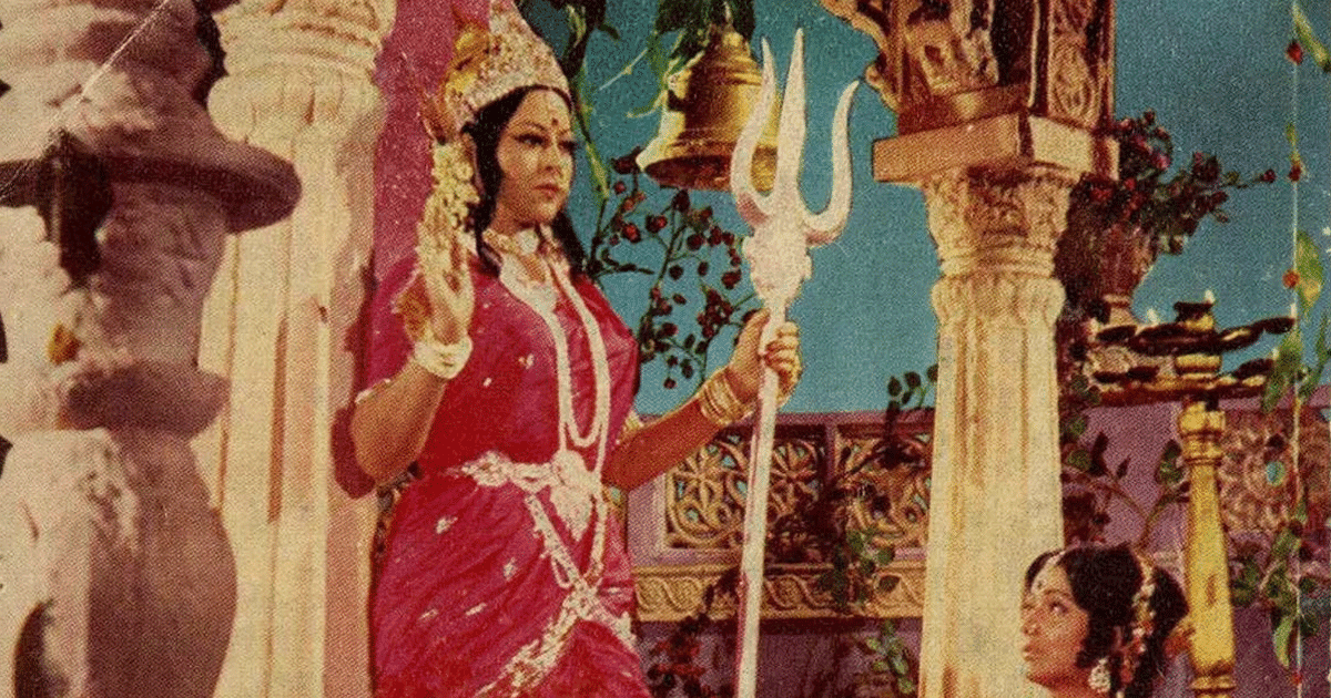 बताइए इस फ़िल्म का नाम जिसे देखने थिएटर्स में जूते-चप्पल उतार कर जाया करते थे लोग, कमाए थे 5 करोड़