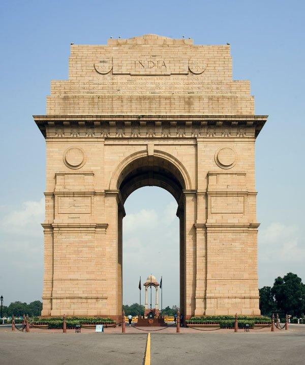 दिल्ली का पहला Lieutenant Governor कौन था?