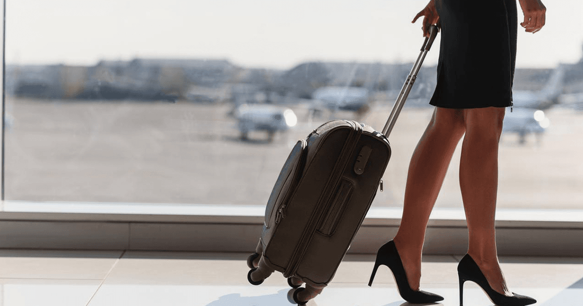 जानिए Flight Attendant के बैग में क्या-क्या होता है, जिसके बिना वो फ़्लाइट में एंट्री नहीं कर सकते