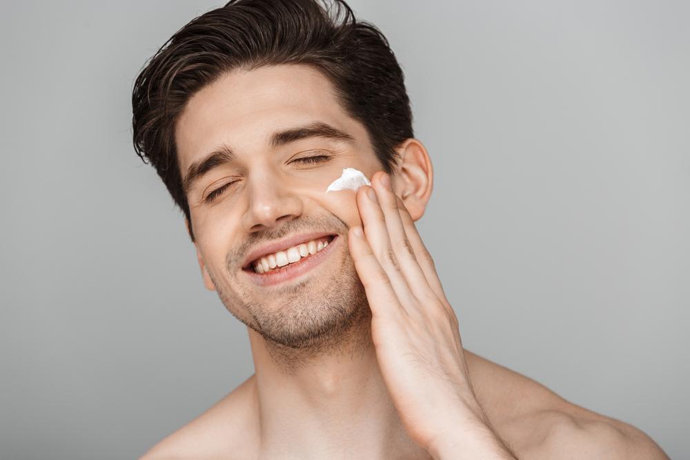 ये हैं 5 Anti Pollution Skin Care Tips, इनको अपनाकर पुरुष अपनी त्वचा का ख़्याल रख सकते हैं