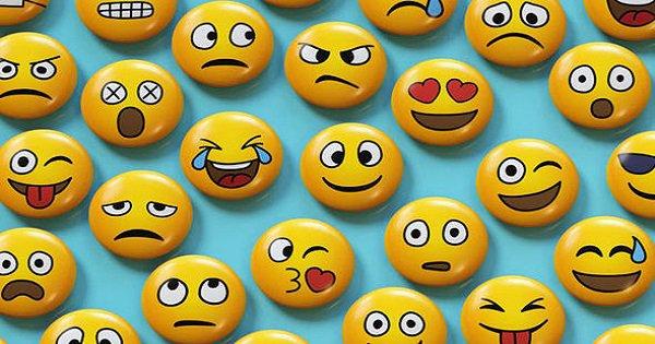 चैटिंग करते वक़्त Emojis तो ख़ूब यूज़ करे होंगे, इन्हें Keyboard से कैसे बनाते हैं जानते हो?