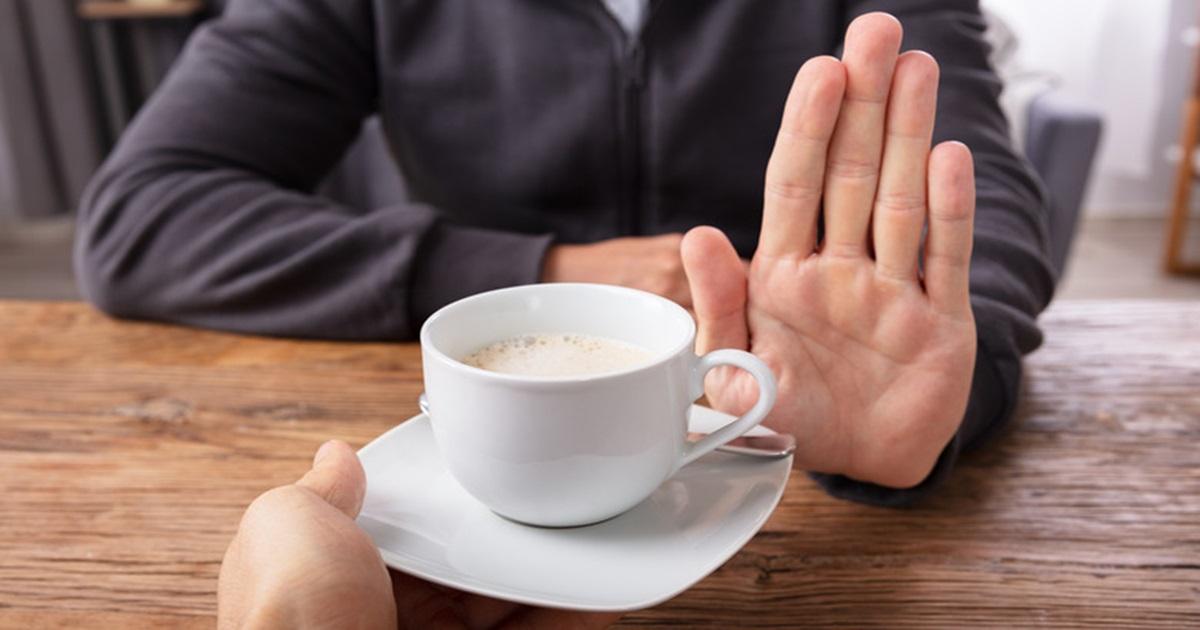 सावधान! कॉफ़ी पीना पहुंचा सकता है नुक़सान, जानिए किन 3 तरह के लोगों को Coffee से रहना चाहिए दूर